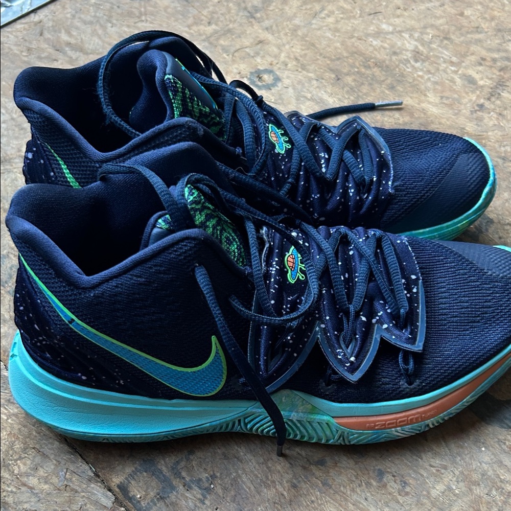 Nike Dark Blue and Aqua Sneakers